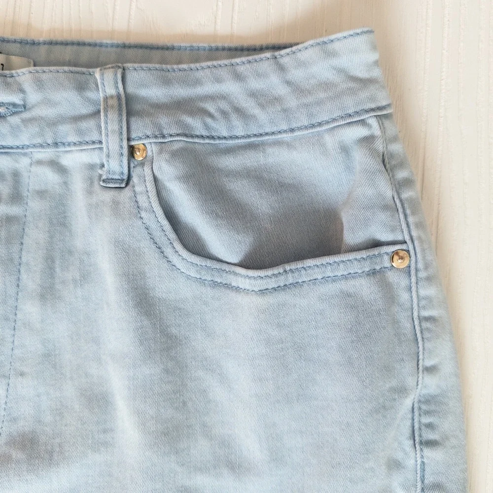 Forever 21 Jean Shorts‎ 31